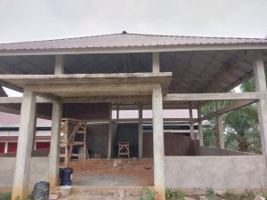 Hampir Rampung, Gedung Serbaguna Desa Sumber Makmur Siap Jadi Pusat Kegiatan Warga